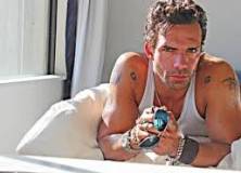 Fallece el actor de Arrow Darren Shahlavi